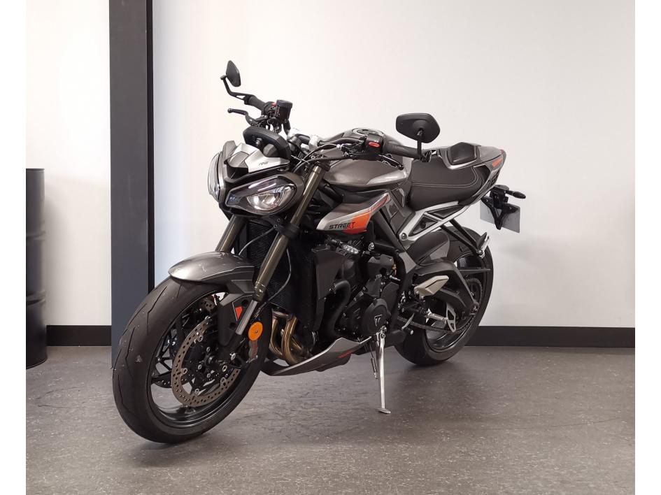 TRIUMPH STREET TRIPLE 765 RS 2025