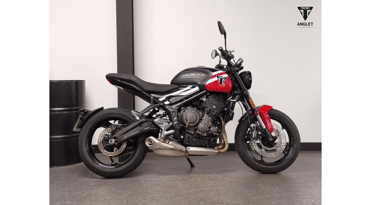 TRIUMPH TRIDENT 660